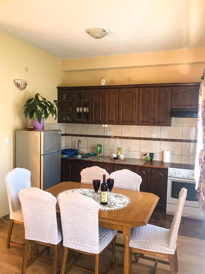 Jovana -- Porodicni Apartmani Igalo Херцег-Нови Экстерьер фото