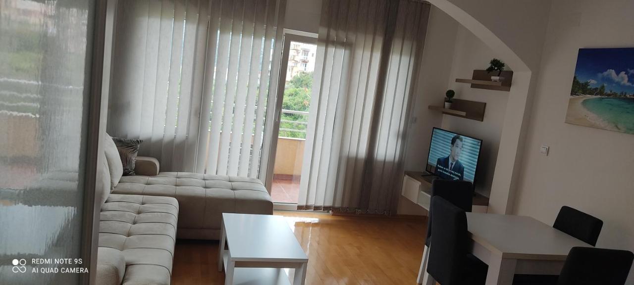 Jovana -- Porodicni Apartmani Igalo Херцег-Нови Номер фото