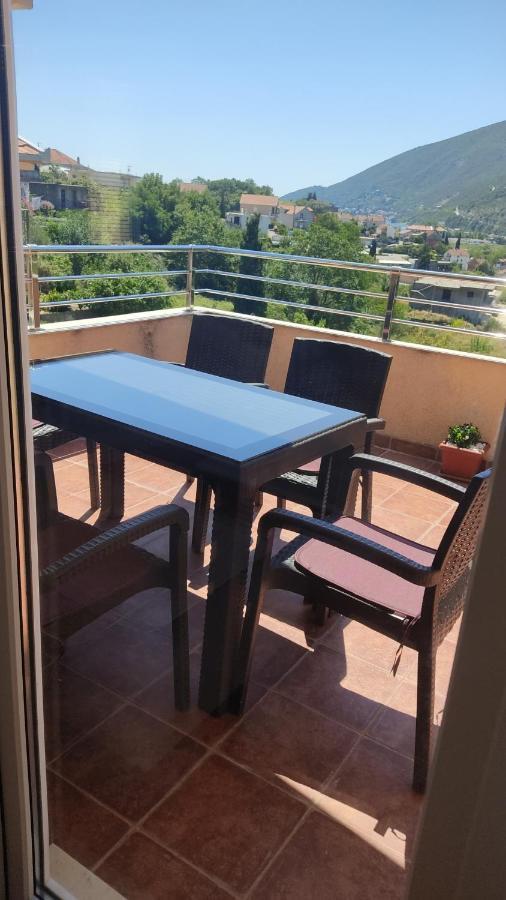 Jovana -- Porodicni Apartmani Igalo Херцег-Нови Экстерьер фото