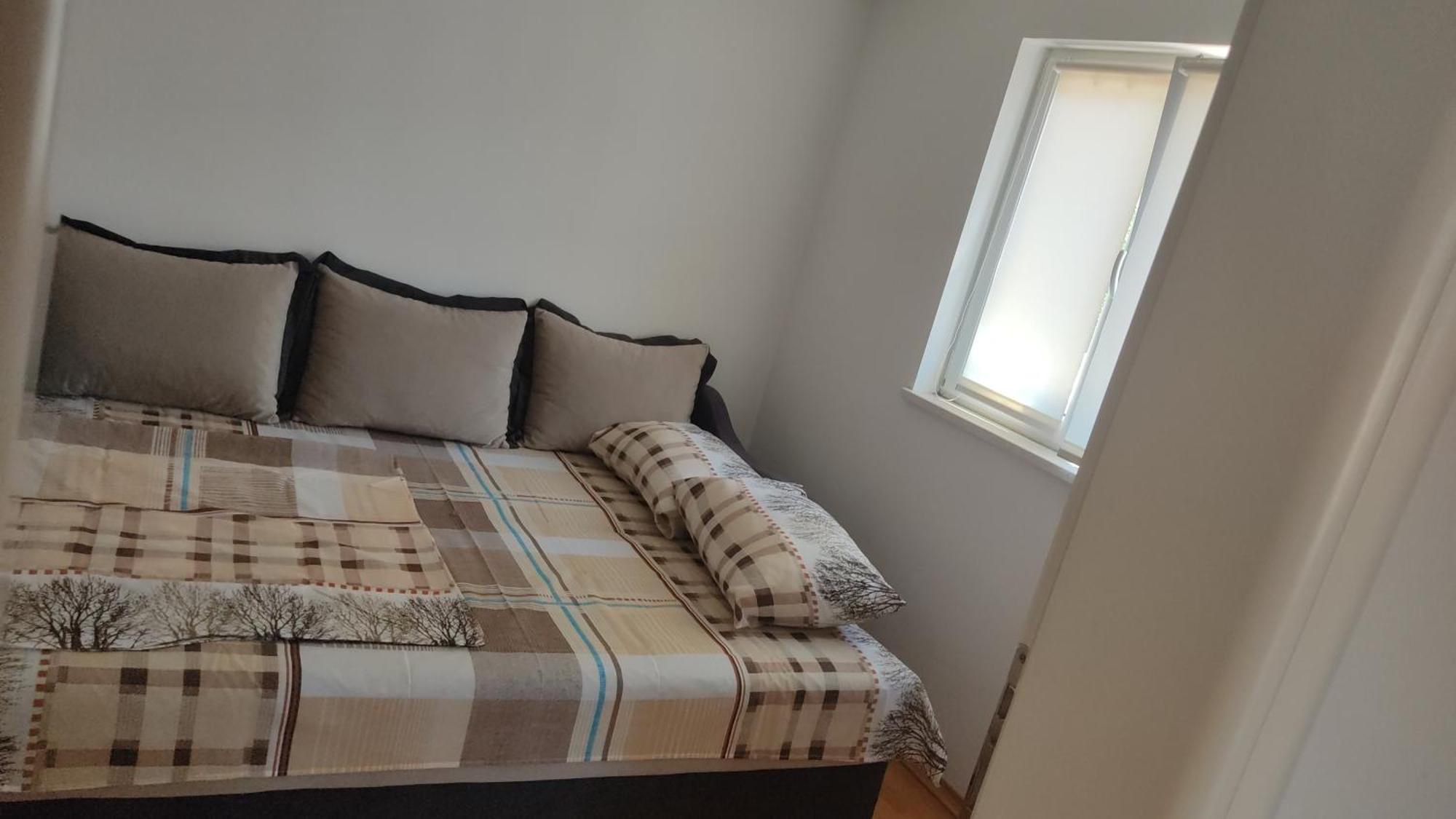 Jovana -- Porodicni Apartmani Igalo Херцег-Нови Номер фото