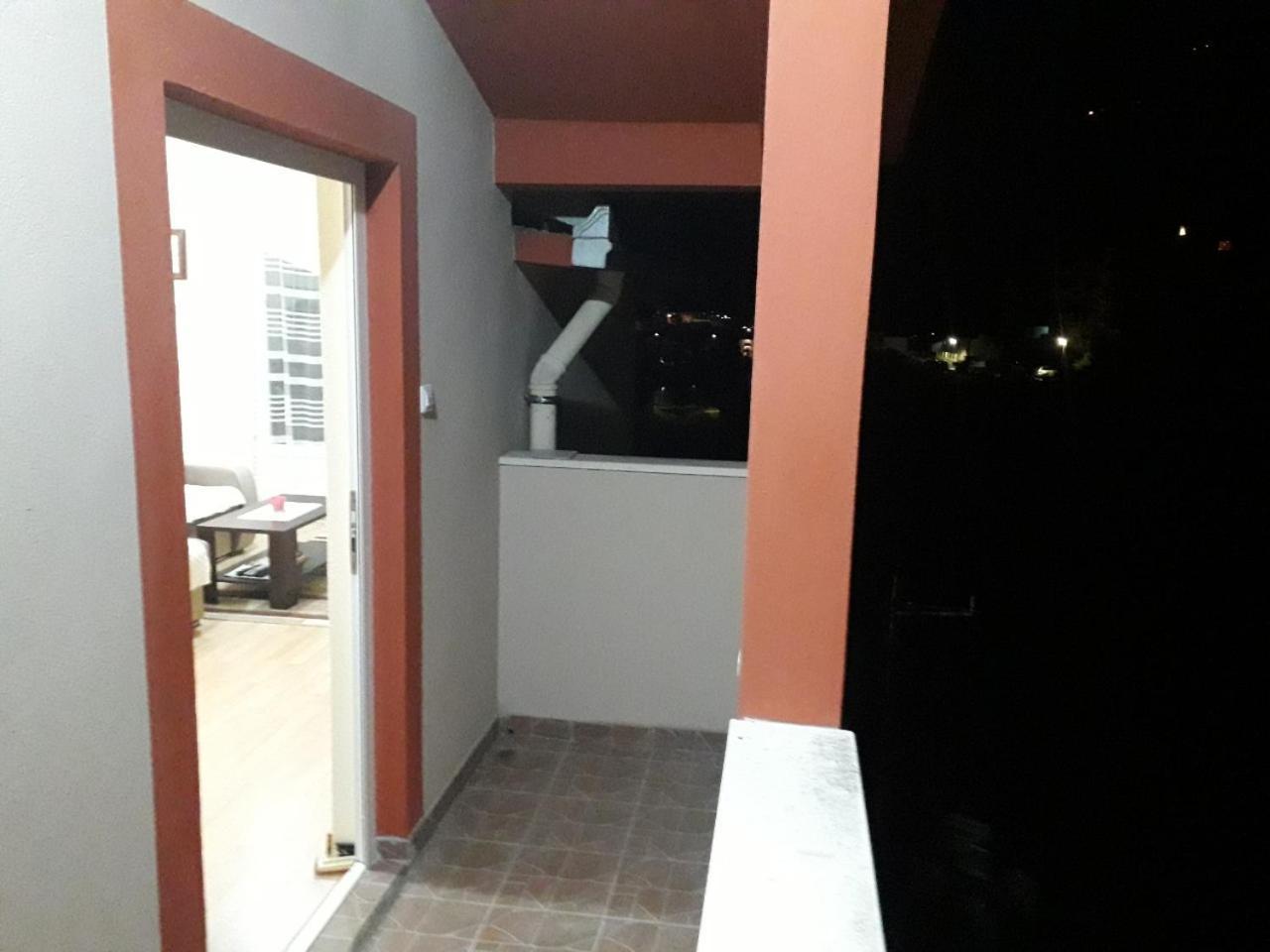 Jovana -- Porodicni Apartmani Igalo Херцег-Нови Экстерьер фото