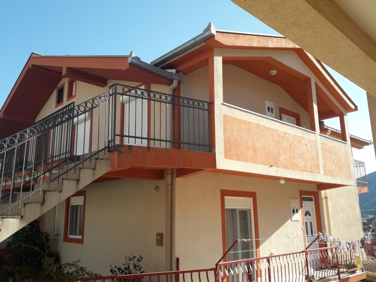 Jovana -- Porodicni Apartmani Igalo Херцег-Нови Экстерьер фото
